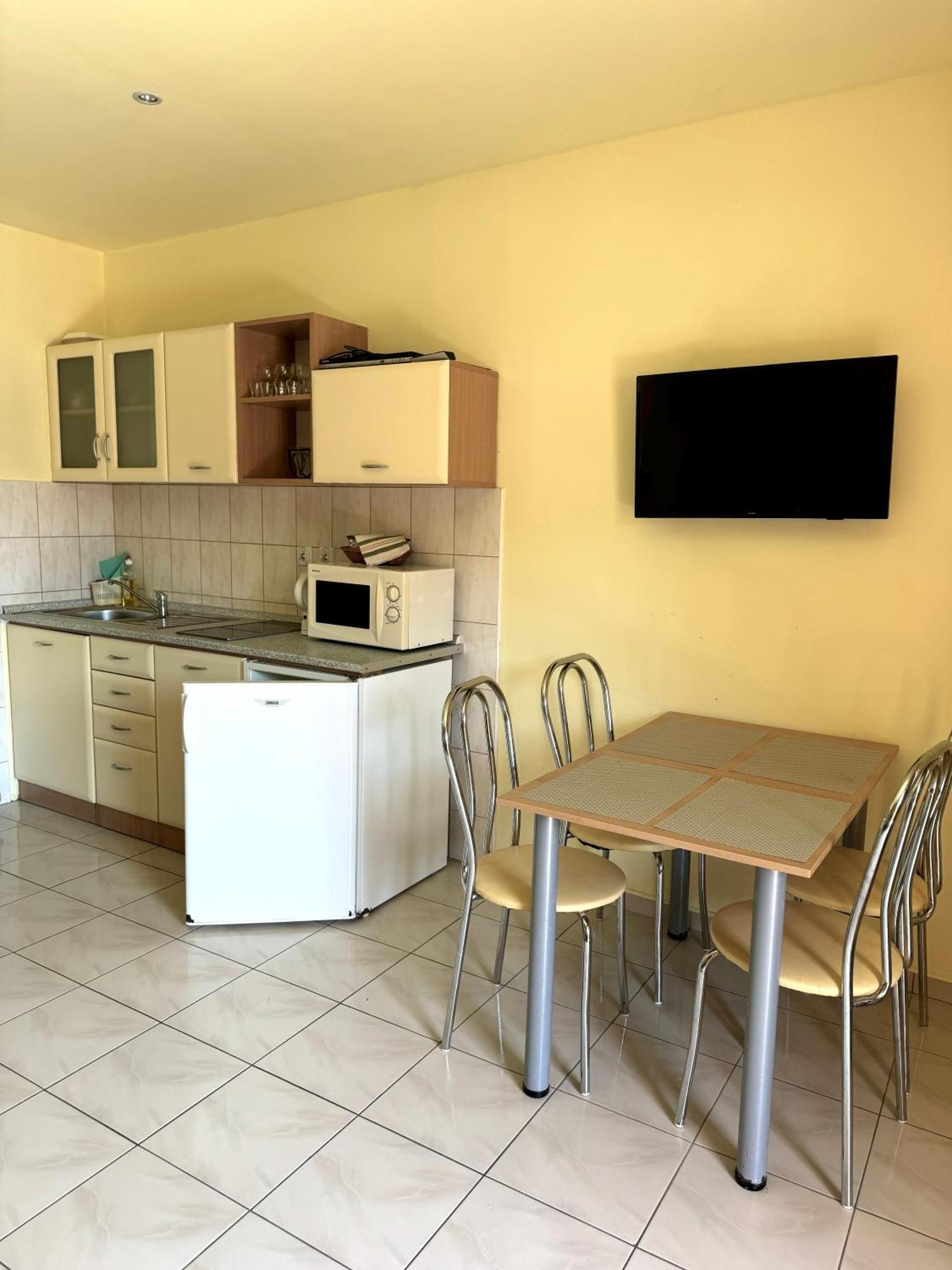 Apartmany Hawaii بوتينْتْسِ المظهر الخارجي الصورة